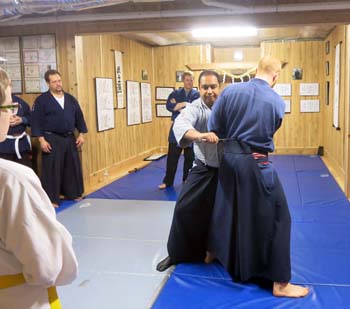 Tantojutsu-stab-to-kidney